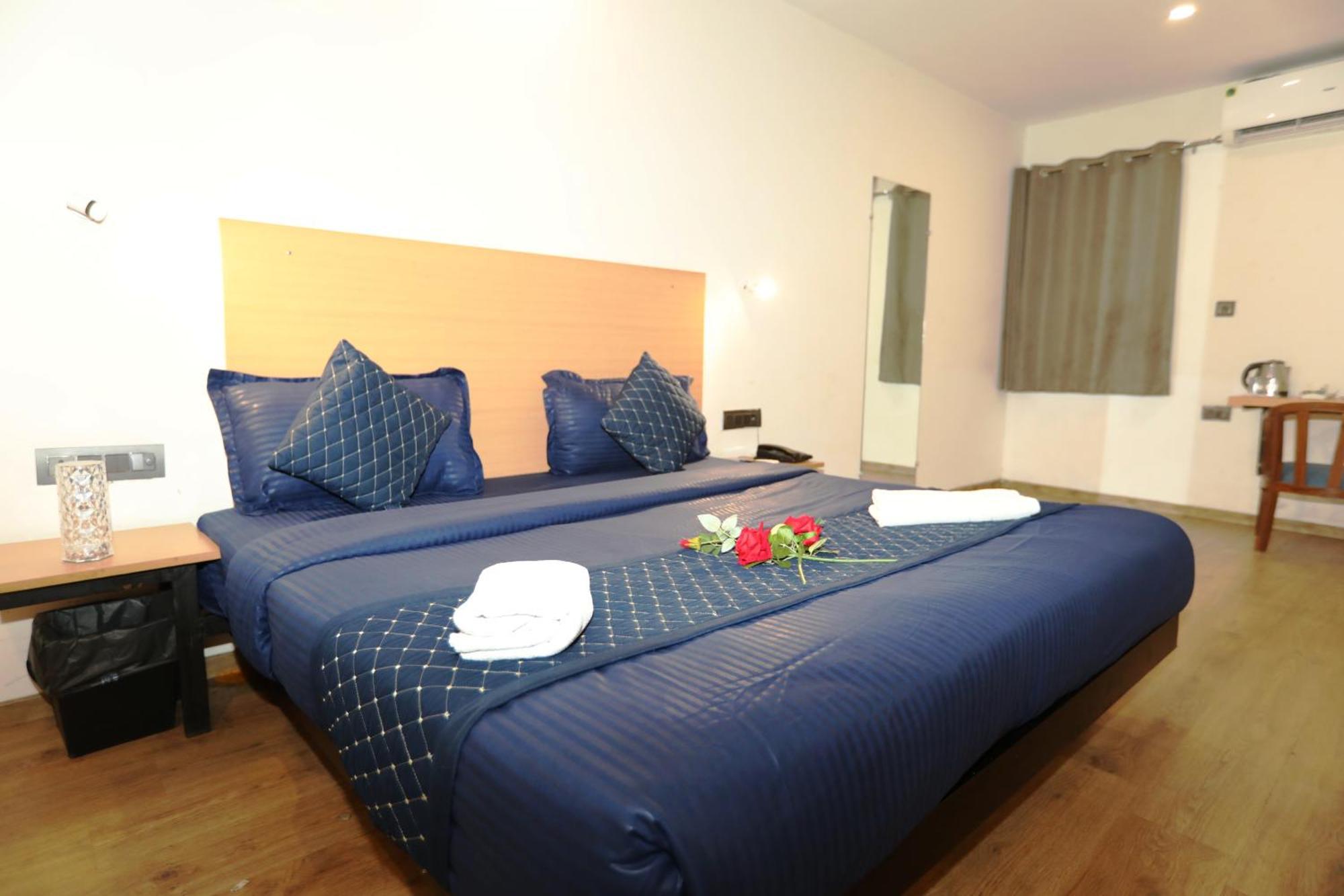 Hotel Noida Grand Sec 58 Εξωτερικό φωτογραφία