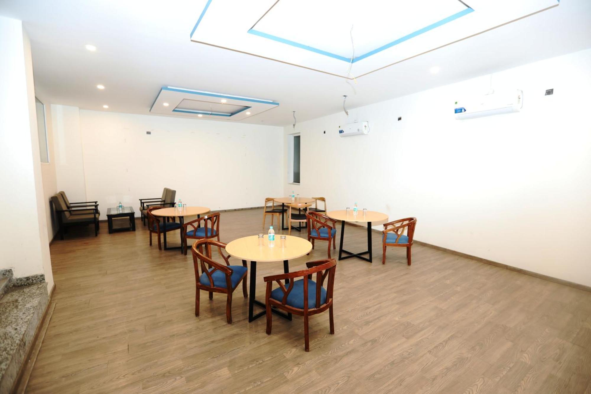 Hotel Noida Grand Sec 58 Εξωτερικό φωτογραφία