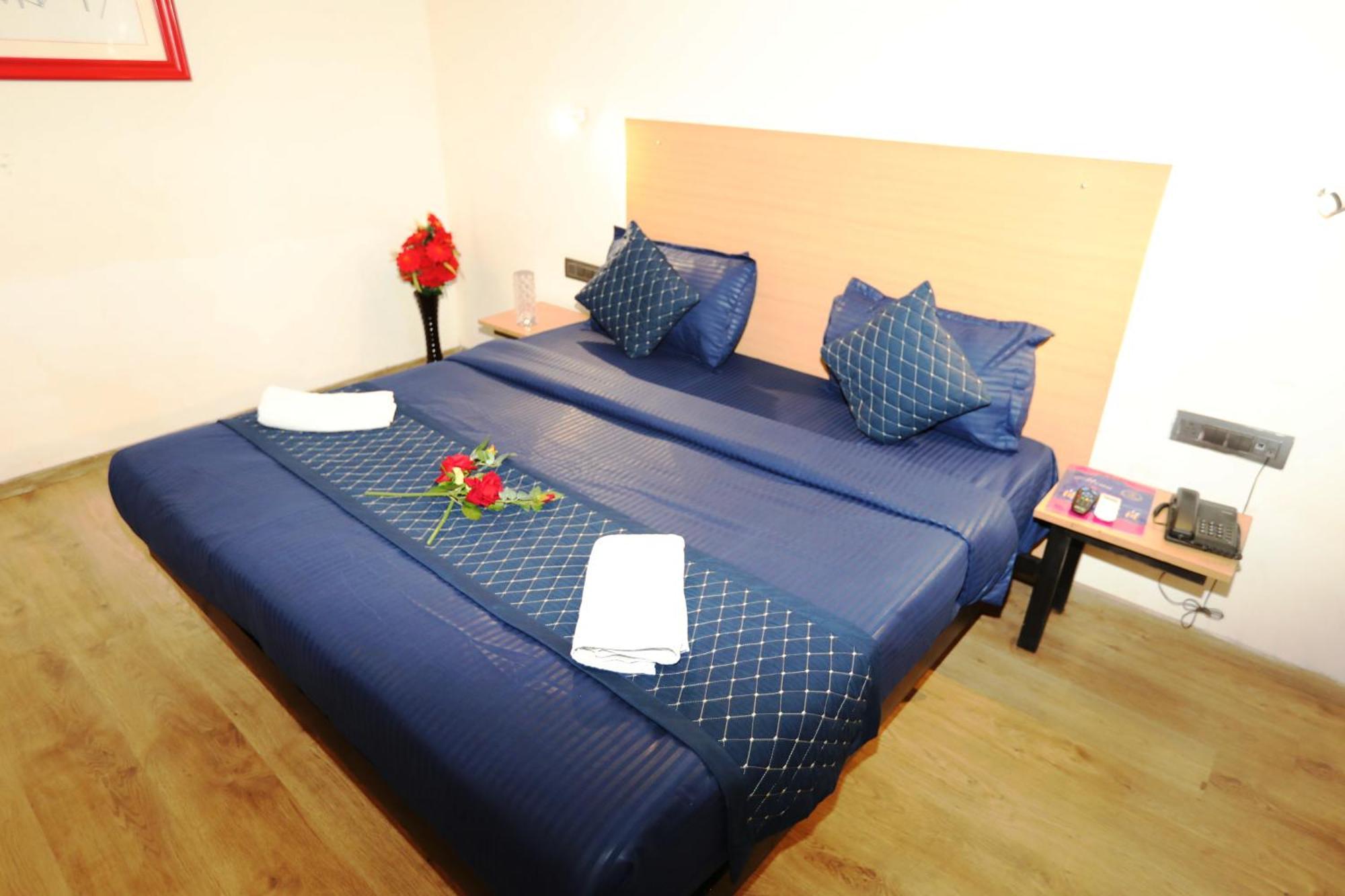 Hotel Noida Grand Sec 58 Εξωτερικό φωτογραφία