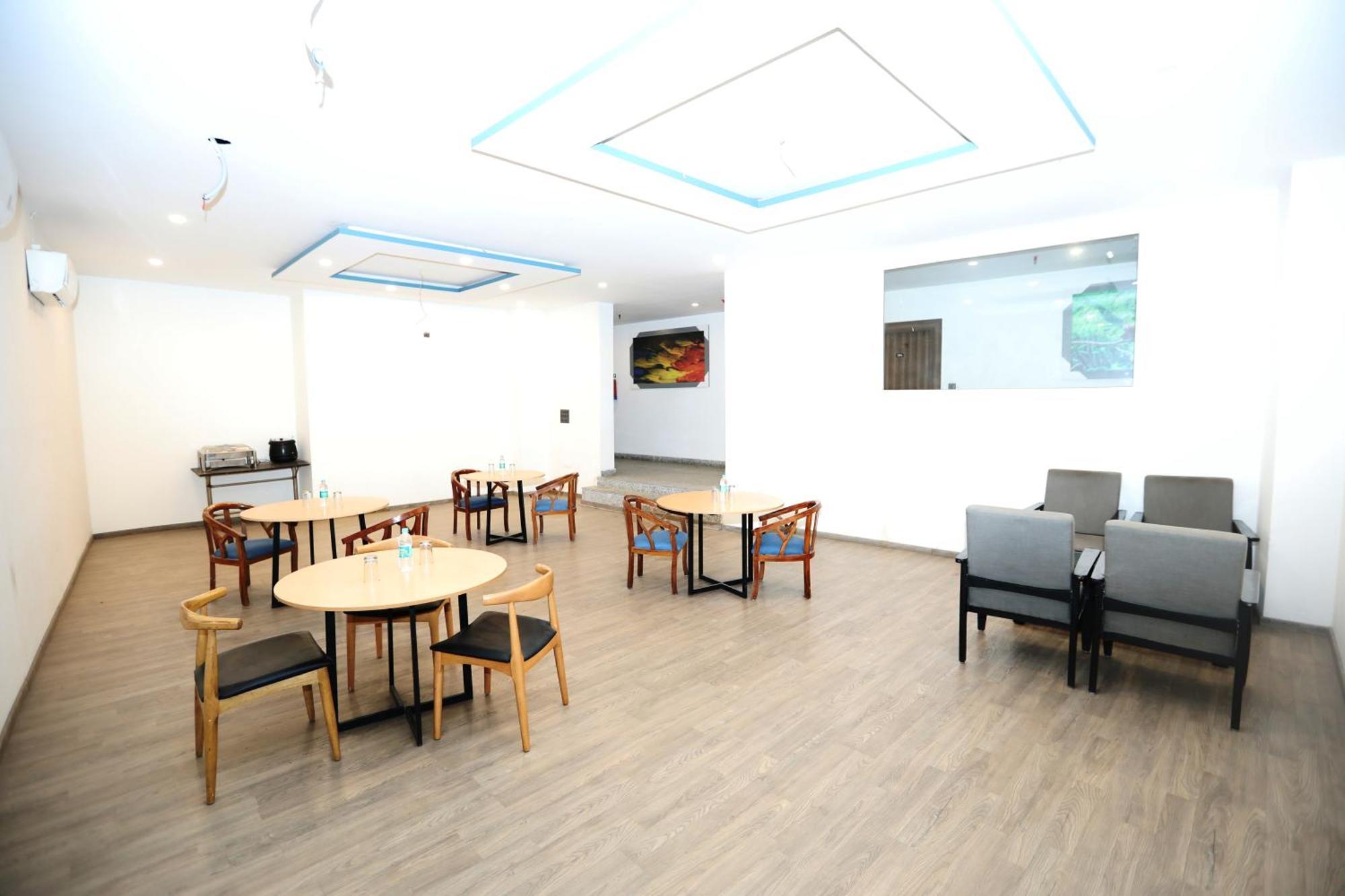 Hotel Noida Grand Sec 58 Εξωτερικό φωτογραφία