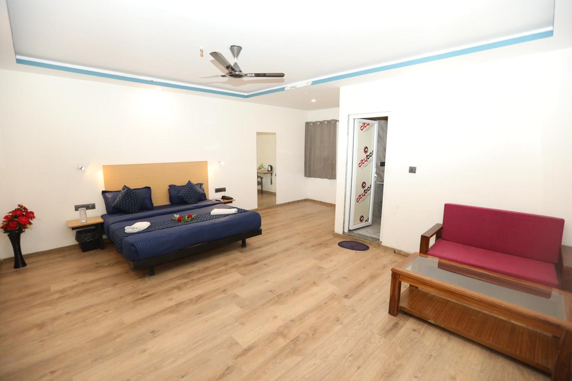 Hotel Noida Grand Sec 58 Εξωτερικό φωτογραφία