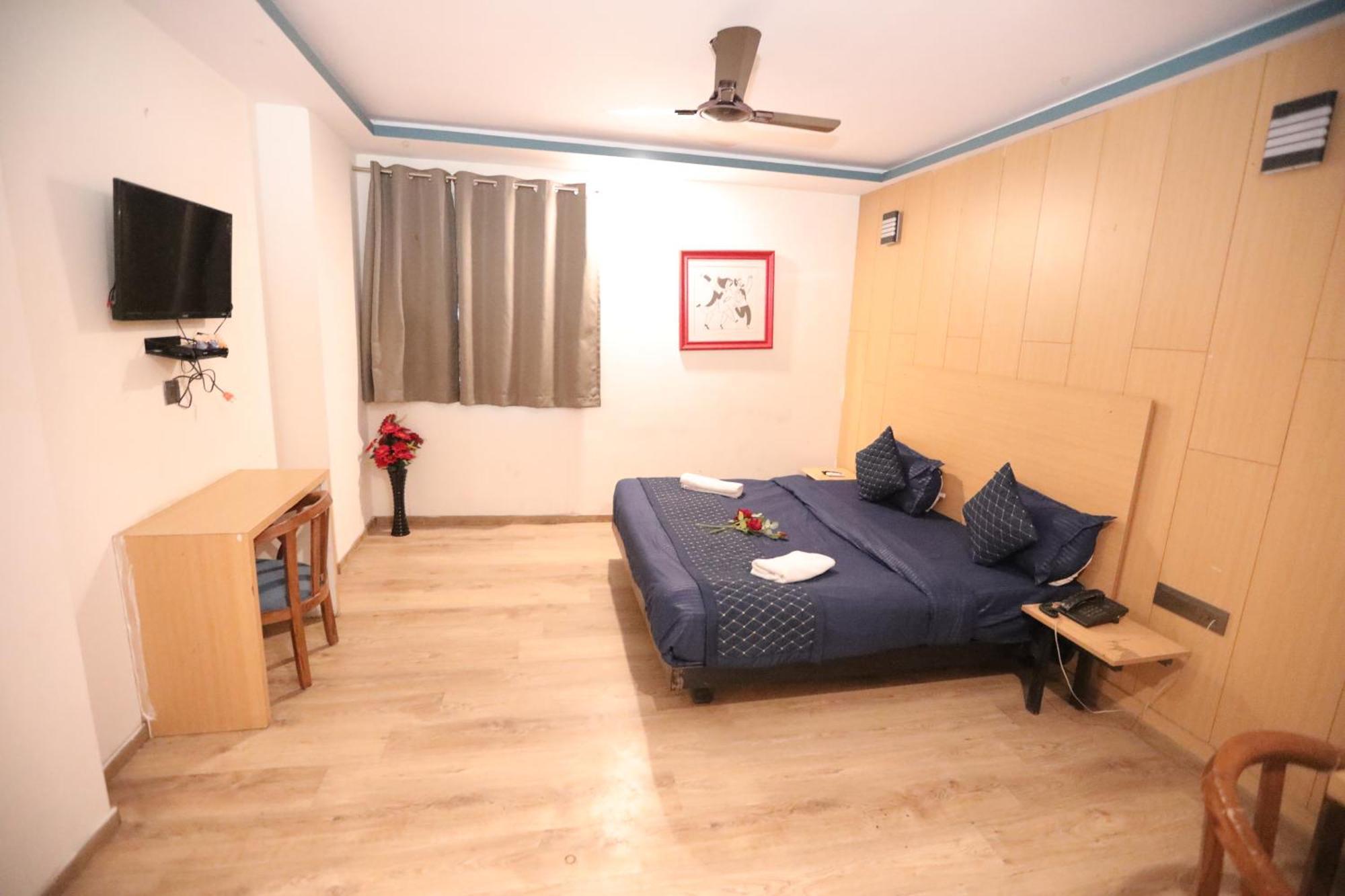 Hotel Noida Grand Sec 58 Εξωτερικό φωτογραφία