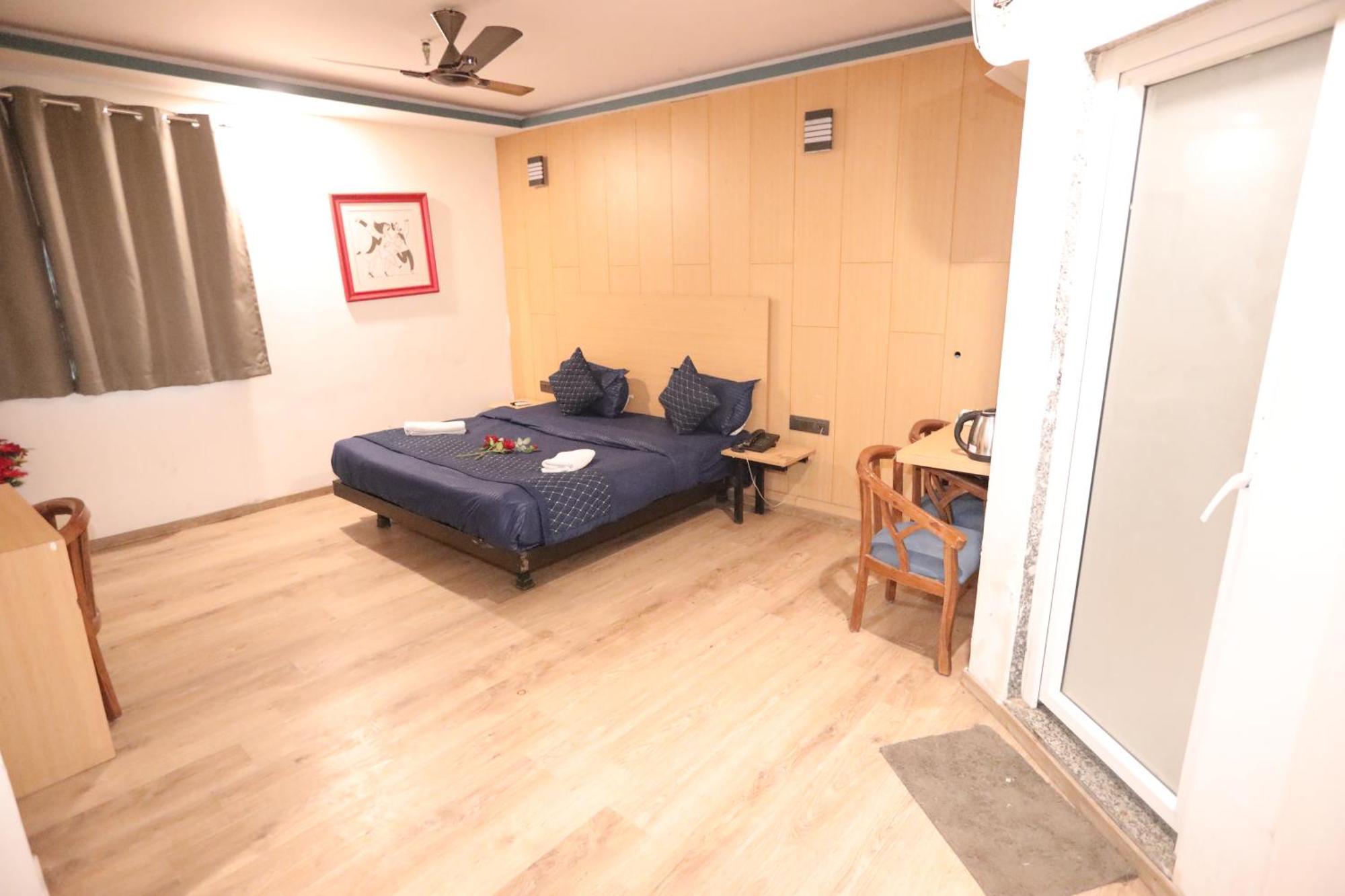Hotel Noida Grand Sec 58 Εξωτερικό φωτογραφία