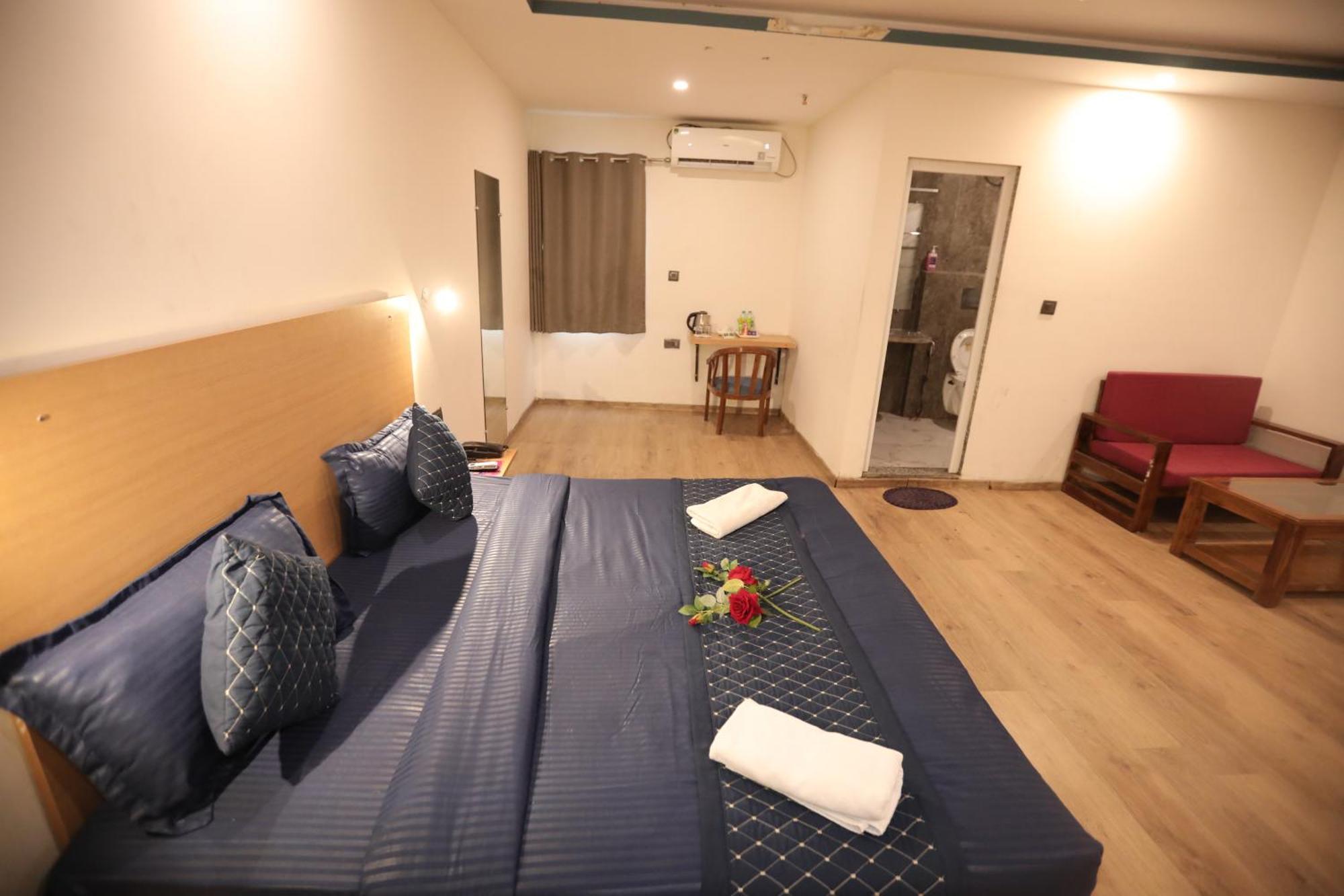 Hotel Noida Grand Sec 58 Εξωτερικό φωτογραφία