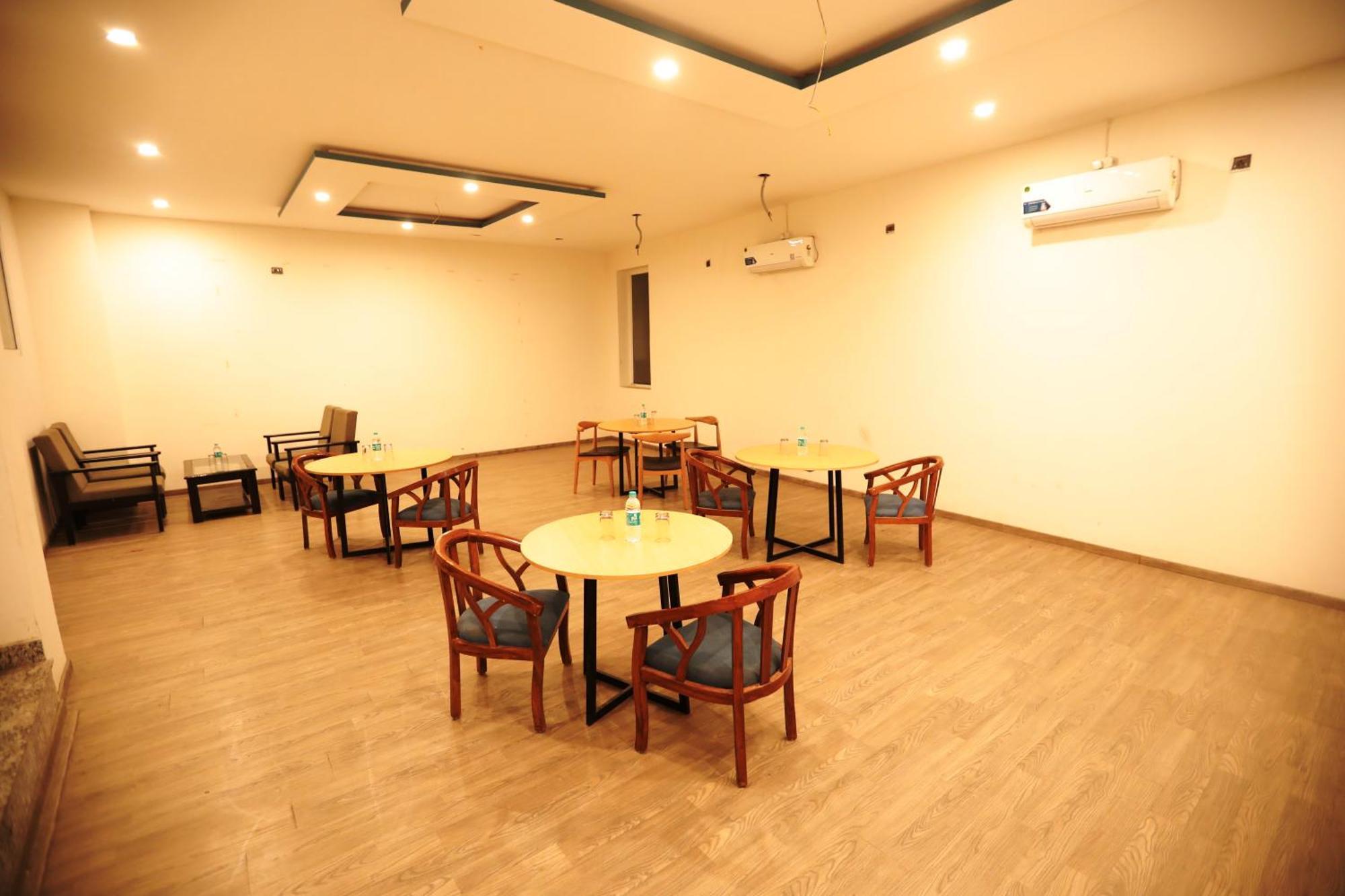 Hotel Noida Grand Sec 58 Εξωτερικό φωτογραφία