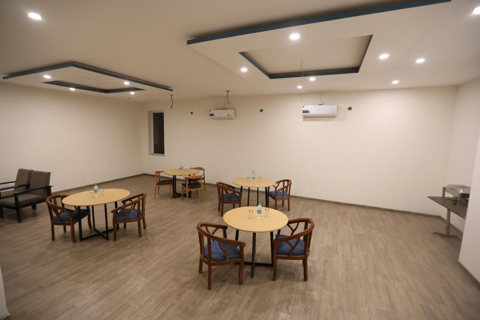 Hotel Noida Grand Sec 58 Εξωτερικό φωτογραφία