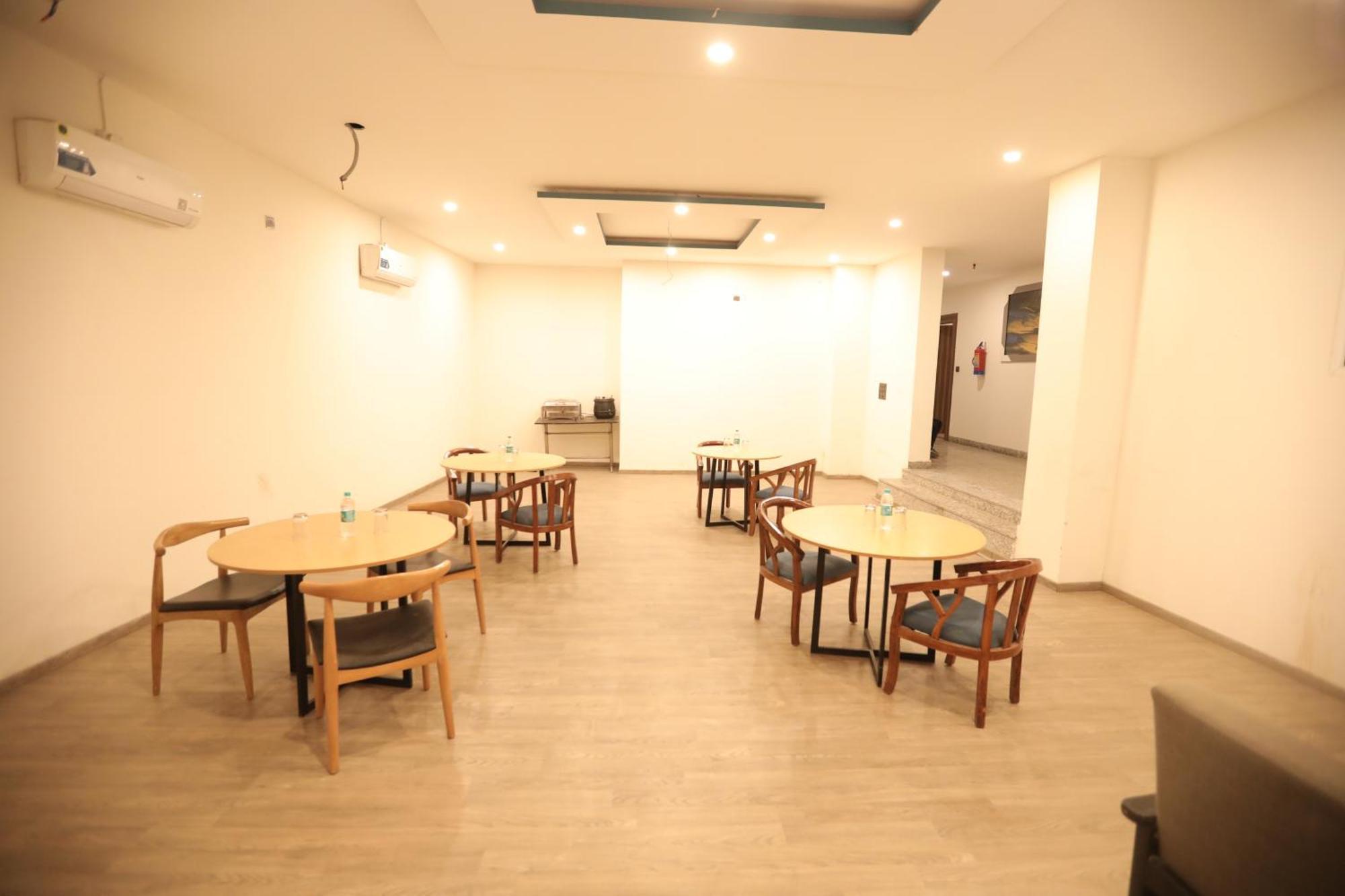 Hotel Noida Grand Sec 58 Εξωτερικό φωτογραφία