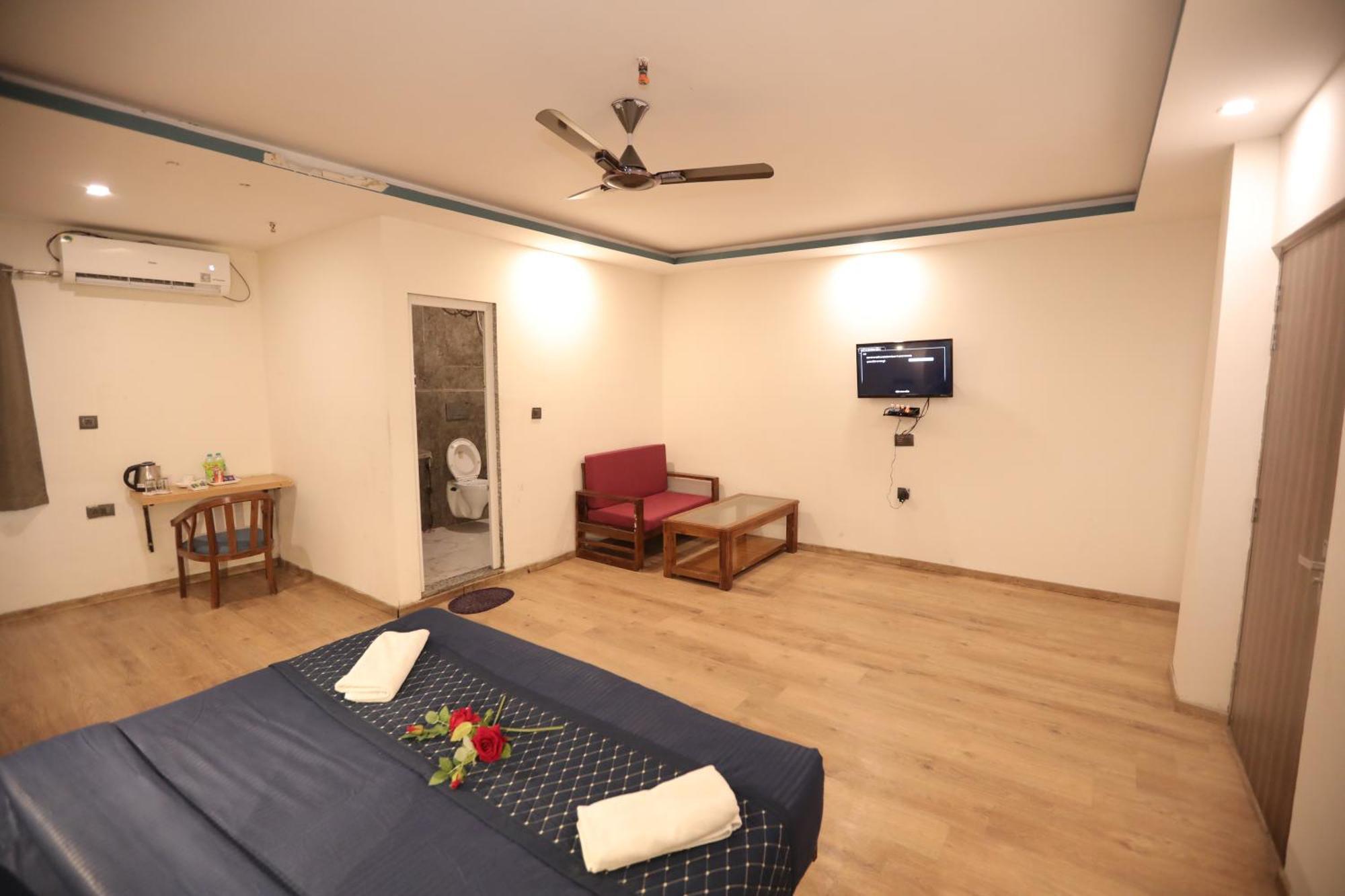 Hotel Noida Grand Sec 58 Εξωτερικό φωτογραφία