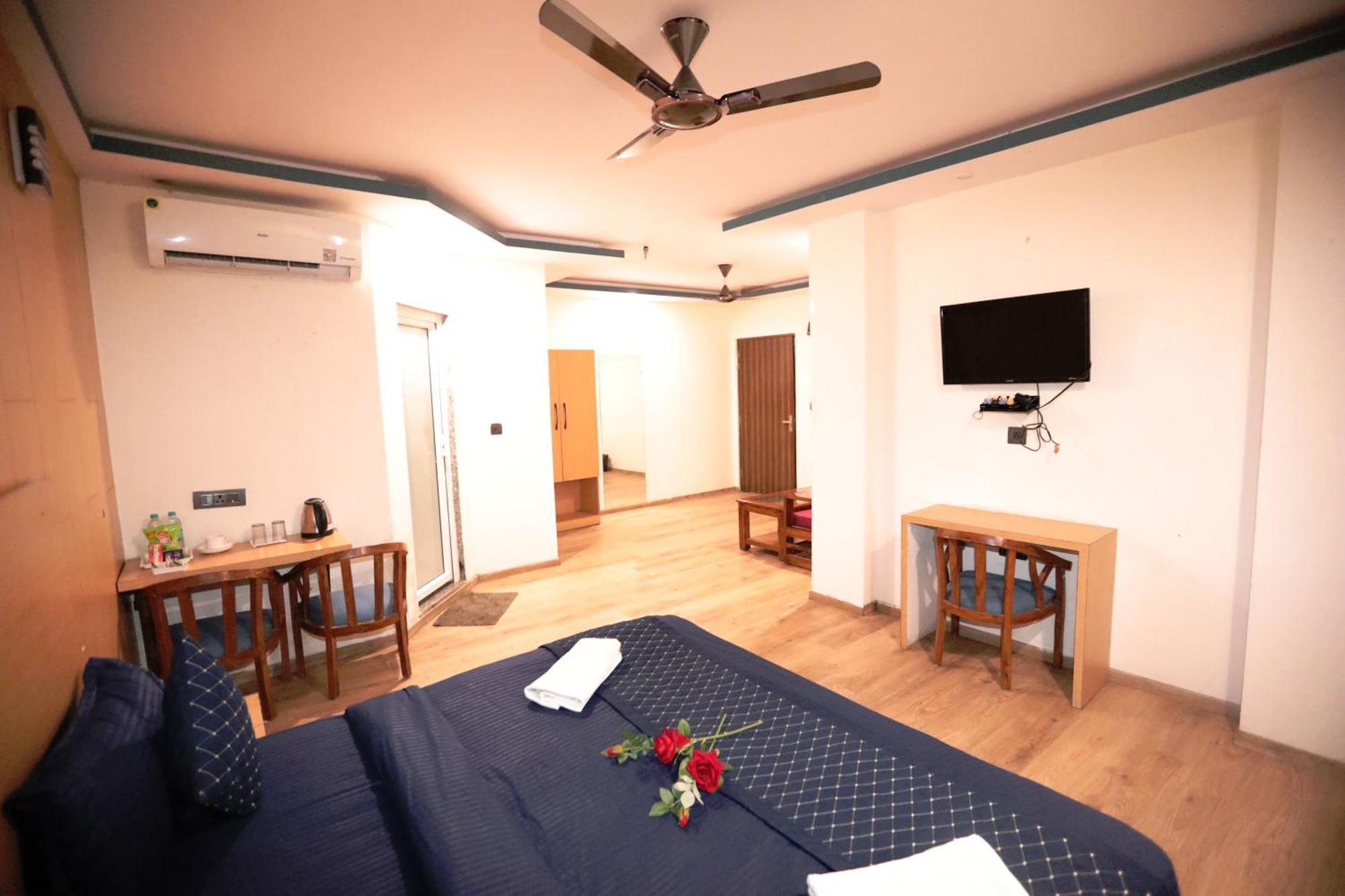 Hotel Noida Grand Sec 58 Εξωτερικό φωτογραφία