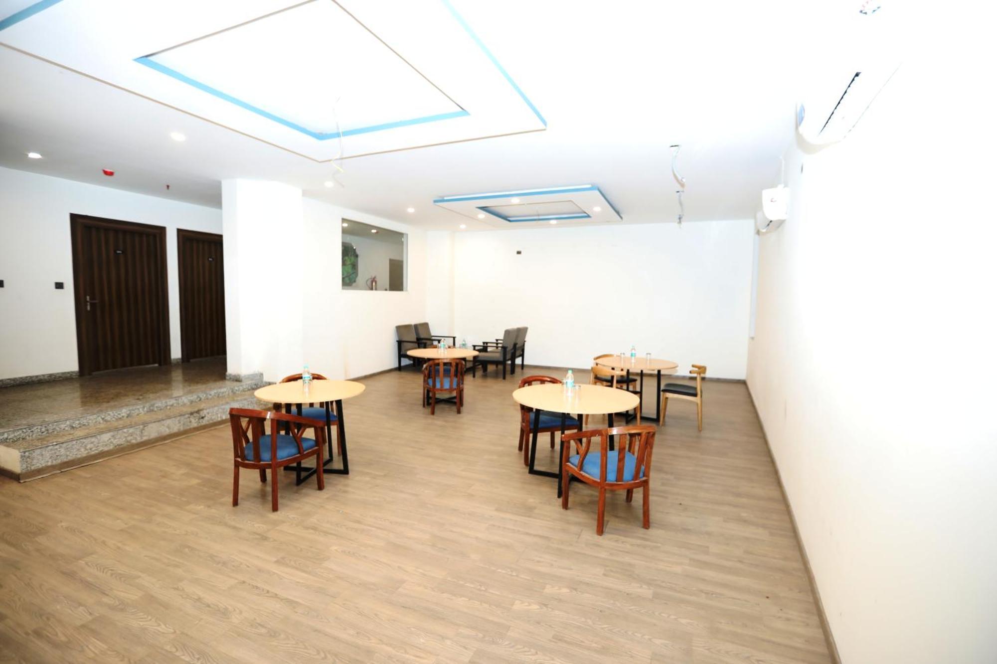 Hotel Noida Grand Sec 58 Εξωτερικό φωτογραφία